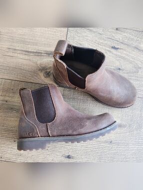 UGG Kids Brown Suede Pull-On Chelsea Boots